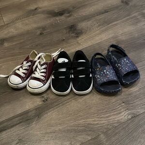 Lot of 3 baby boy sneakers and sandals size 5
